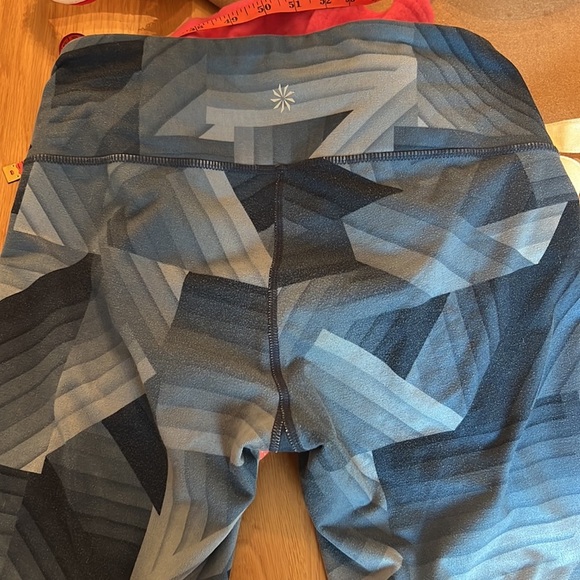 Athleta blue‎ geometric leggings - Picture 5 of 5
